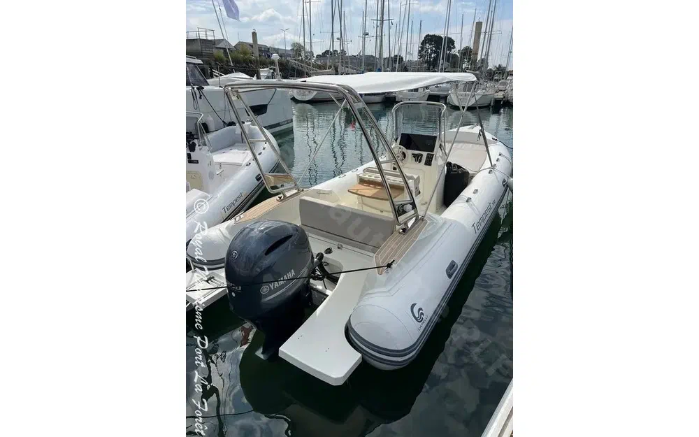 slider 4 Capelli Tempest 700