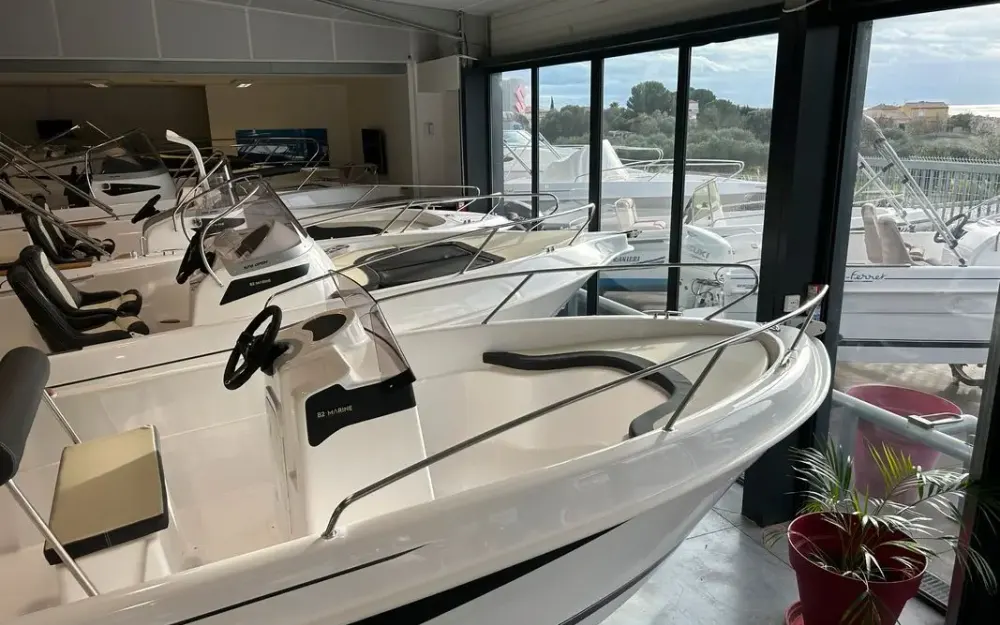 slider 2 B2 Marine Cap Ferret 155 Fishing
