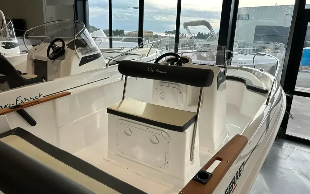 slider 3 B2 Marine Cap Ferret 155 Fishing