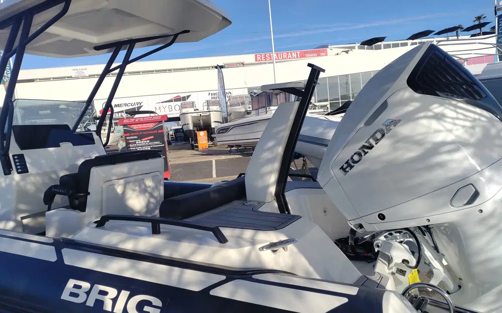 slider 2 Brig EAGLE 6.7 hypalon