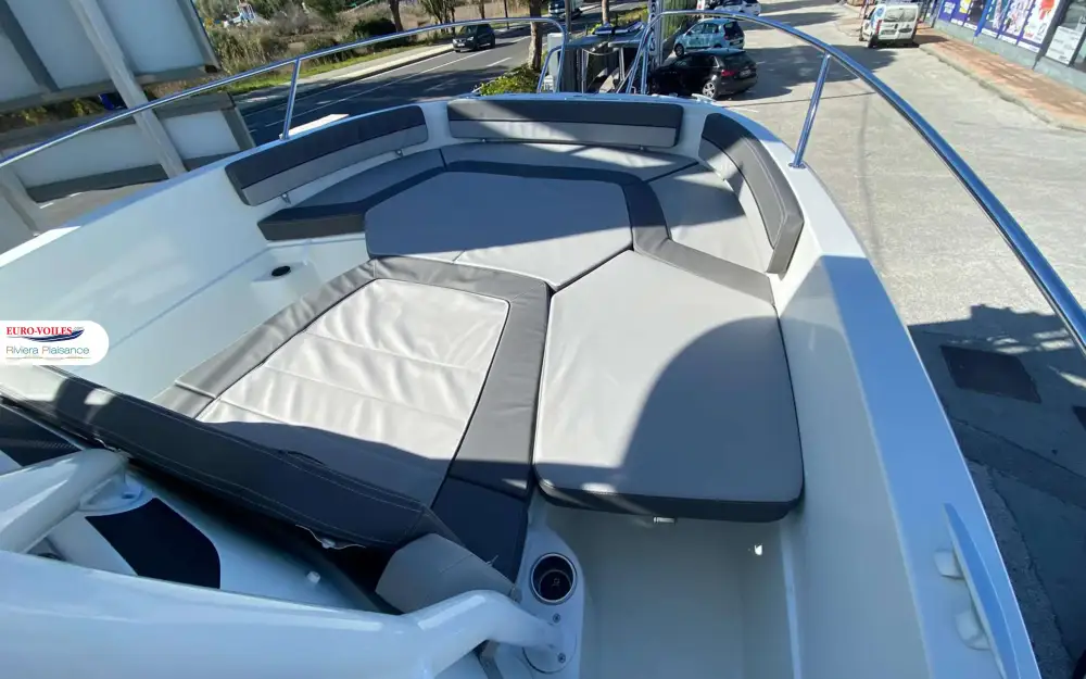 slider 7 Jeanneau Cap Camarat 9.0 CC