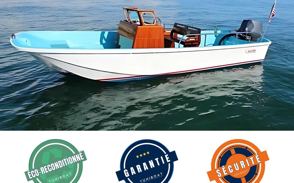 slider 0 Boston Whaler  17 Montauk