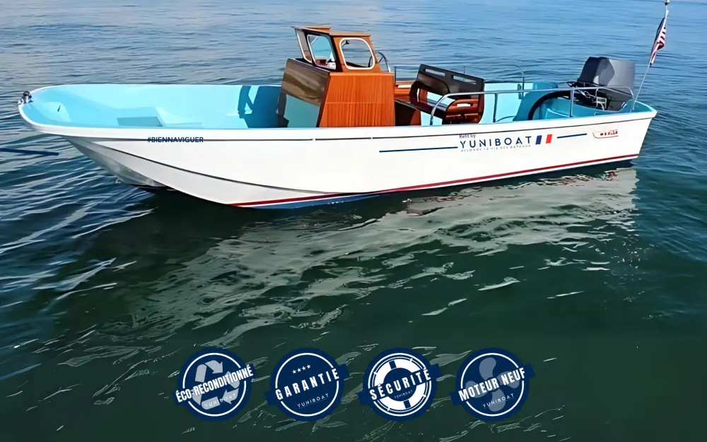 slider 0 Boston Whaler Nauset 