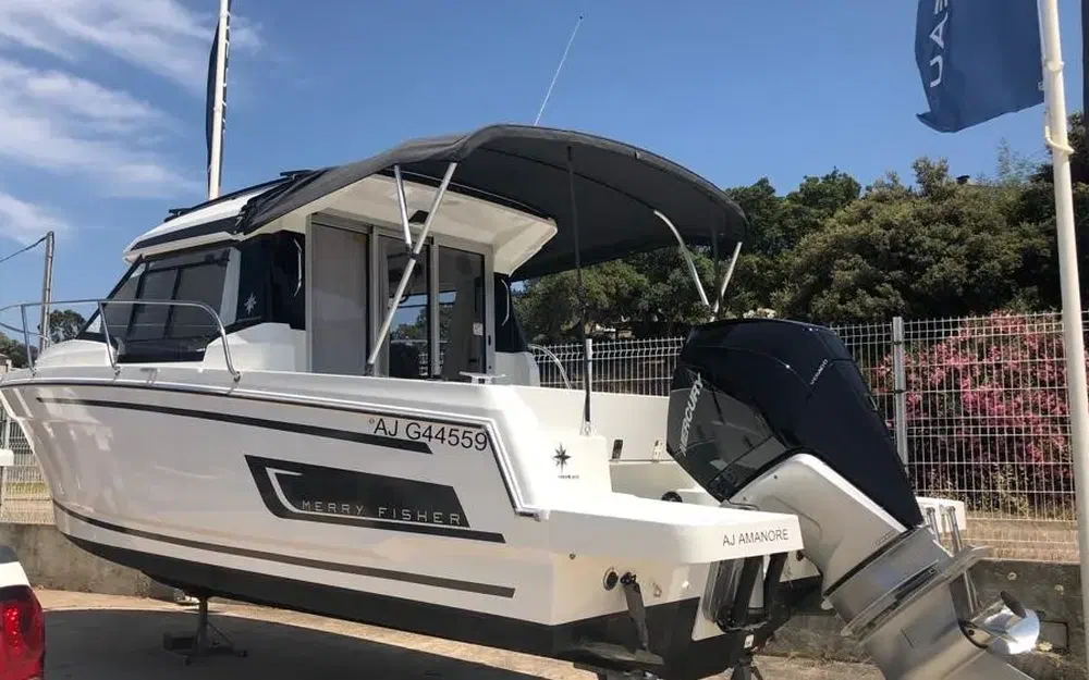 slider 1 Jeanneau Merry Fisher 795