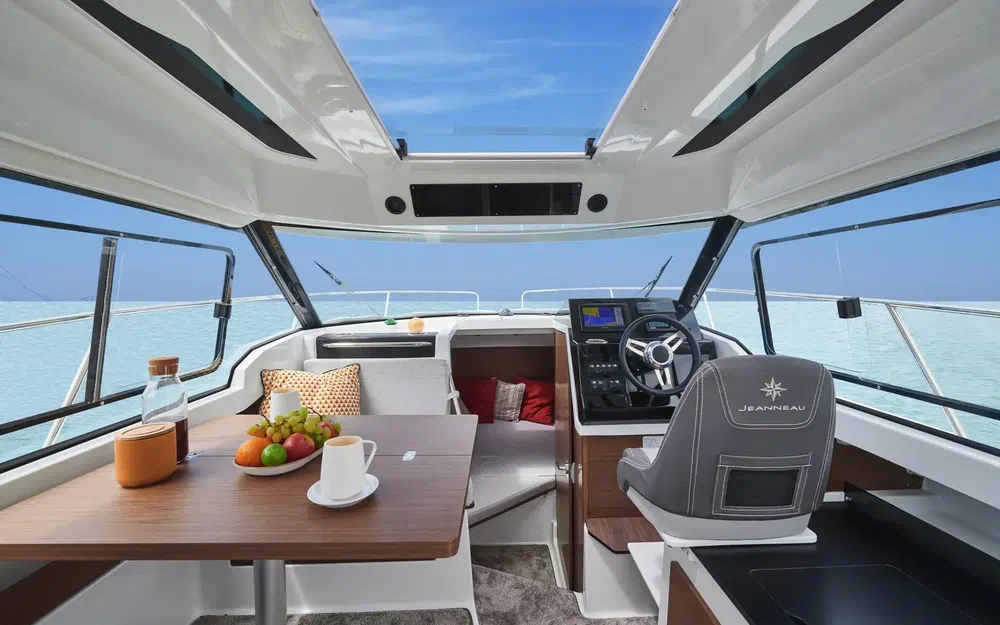 slider 4 Jeanneau Merry Fisher 795