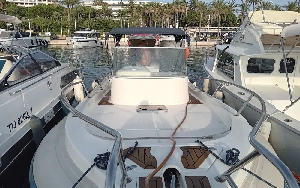 slider 1 Capelli Tempest 900