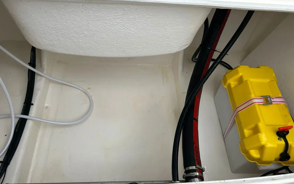 slider 10 B2 Marine Cap Ferret 572