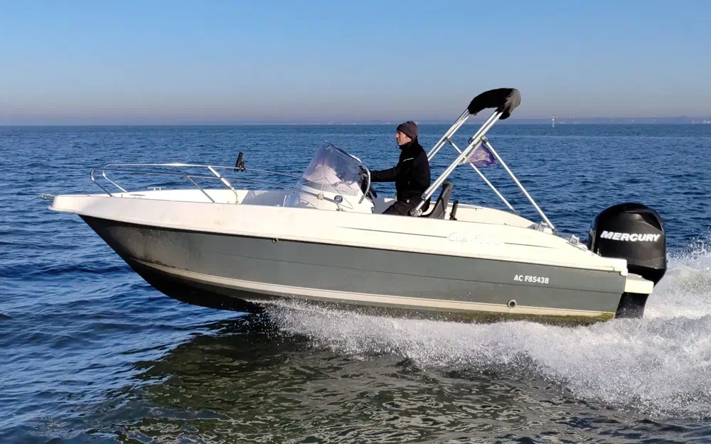 slider 1 B2 Marine Cap Ferret 572