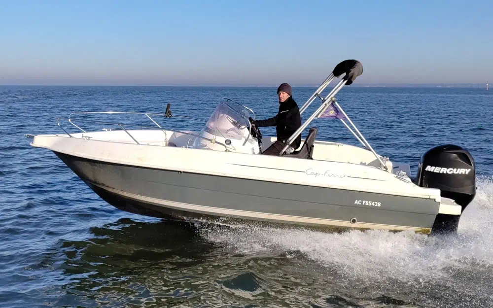 slider 2 B2 Marine Cap Ferret 572