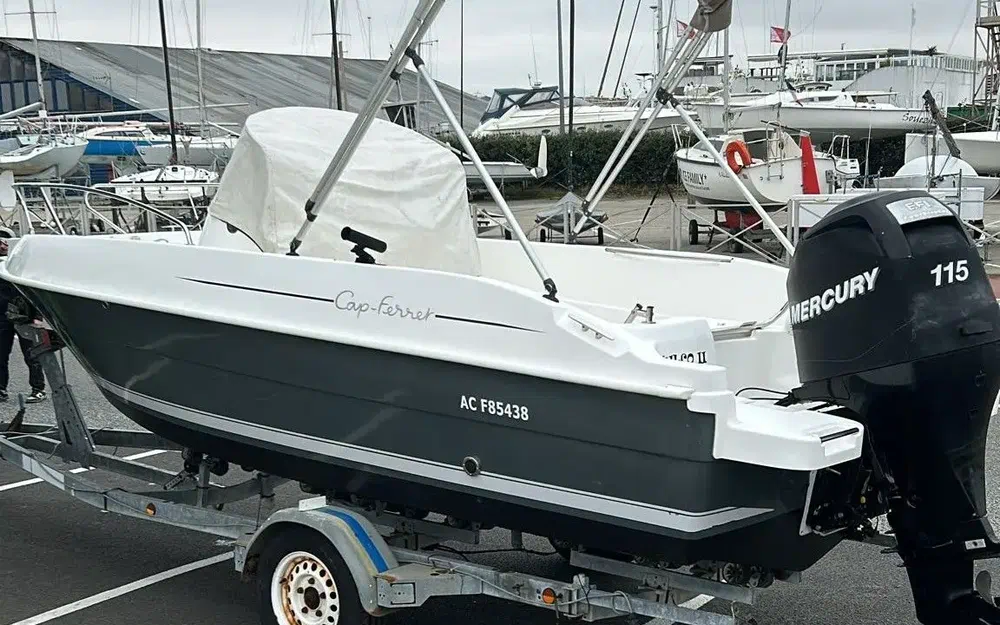 slider 8 B2 Marine Cap Ferret 572