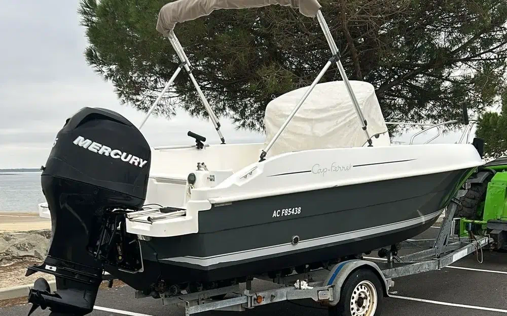 slider 9 B2 Marine Cap Ferret 572