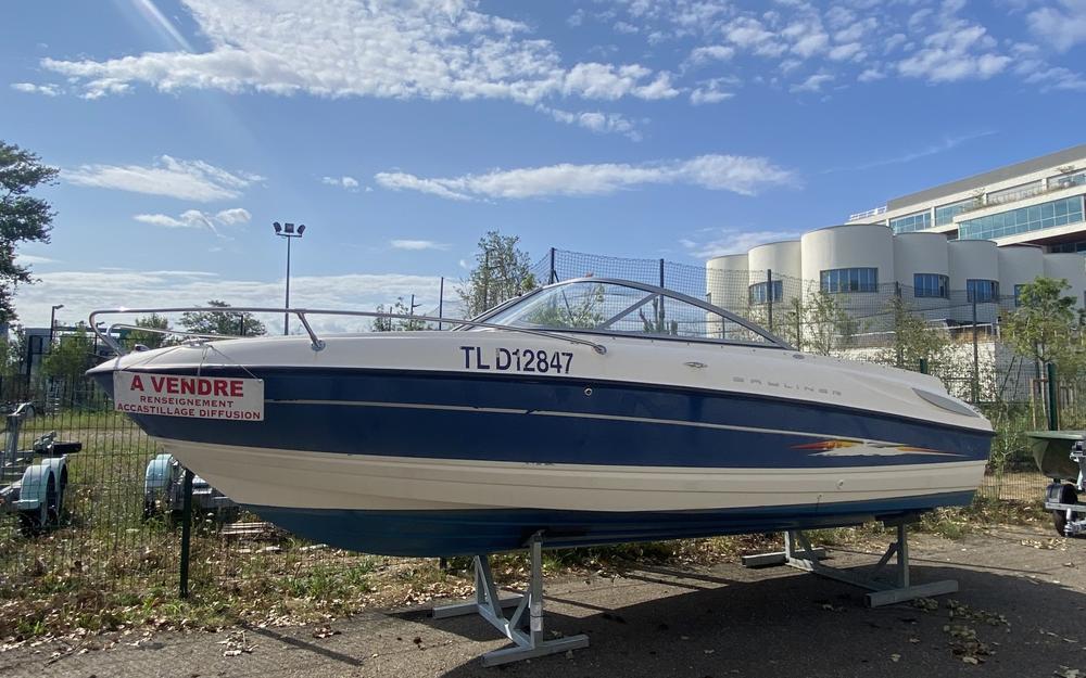 slider 1 Bayliner  652 Cuddy