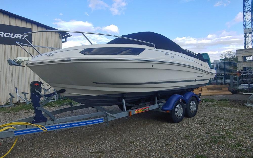 slider 0 Bayliner VR5 Cuddy