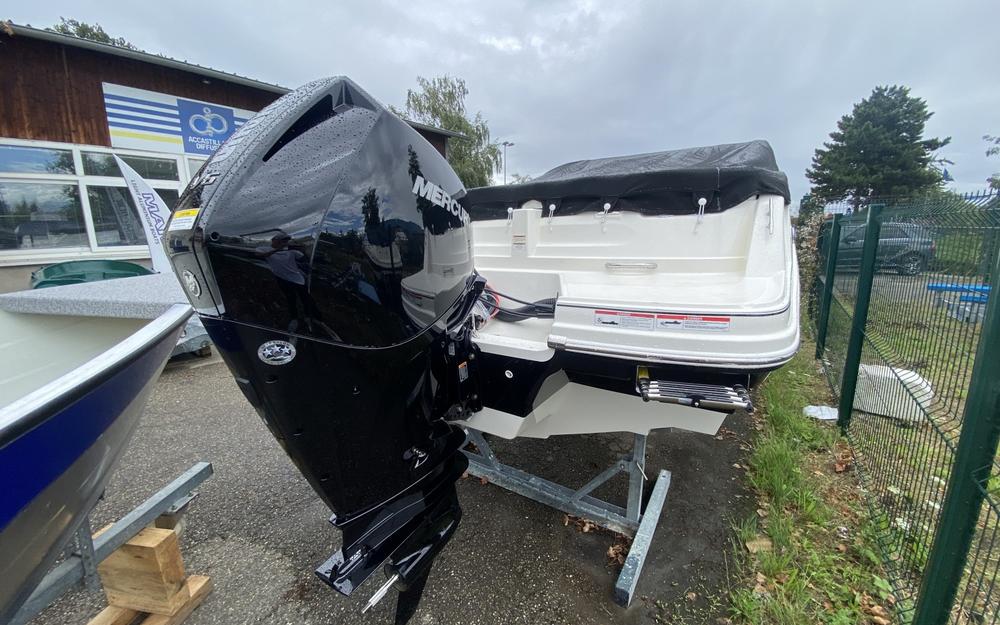 slider 2 Bayliner VR6 Cuddy