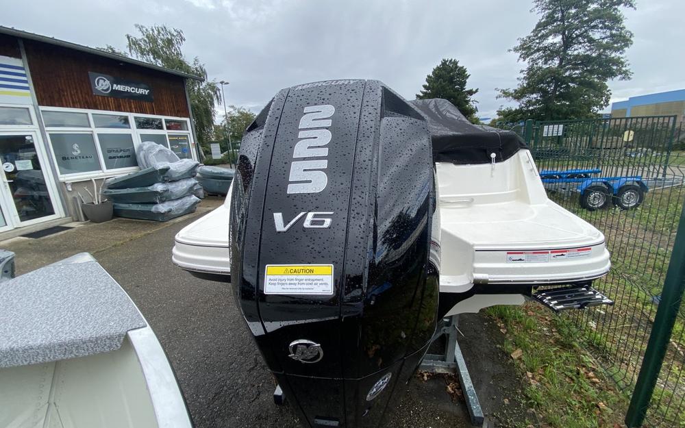 slider 3 Bayliner VR6 Cuddy