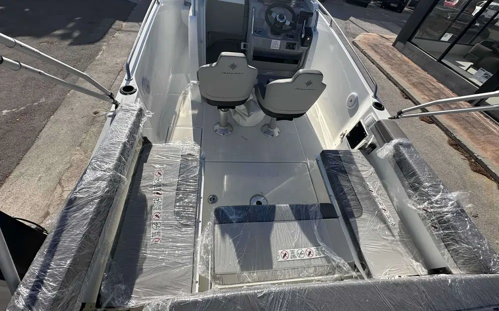 slider 10 Jeanneau Cap Camarat 7.5 CC