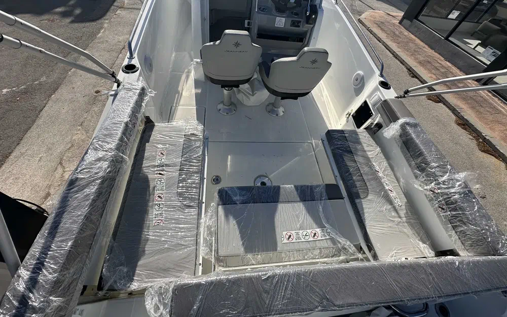 slider 1 Jeanneau Cap Camarat 7.5 CC