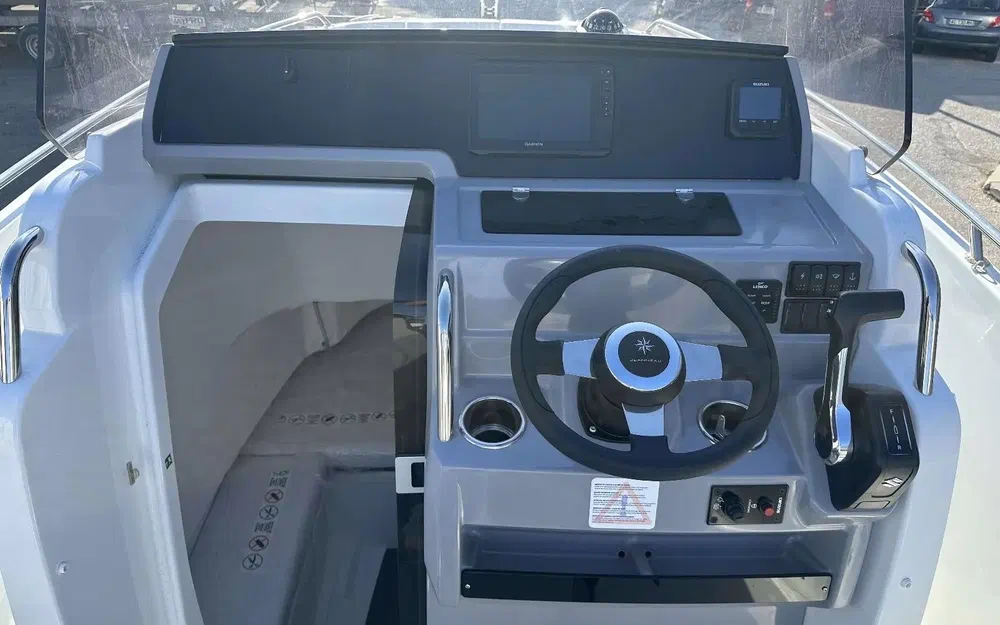 slider 7 Jeanneau Cap Camarat 7.5 CC