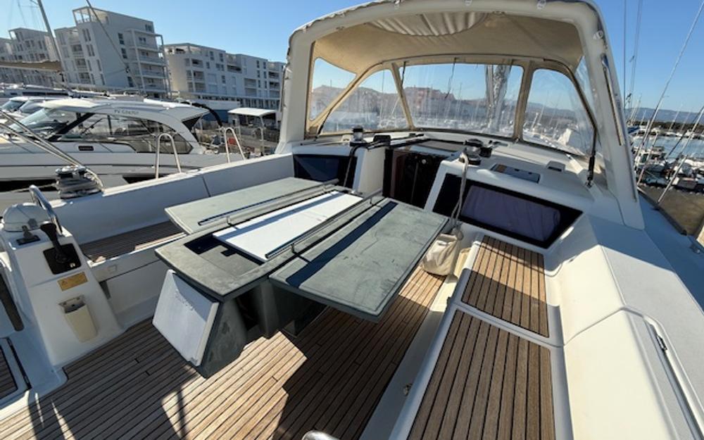 slider 14 Beneteau Oceanis 48