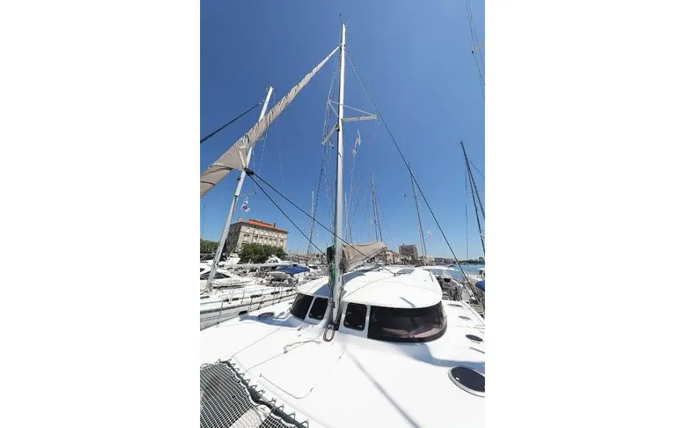 slider 17 Fountaine Pajot Lipari 41