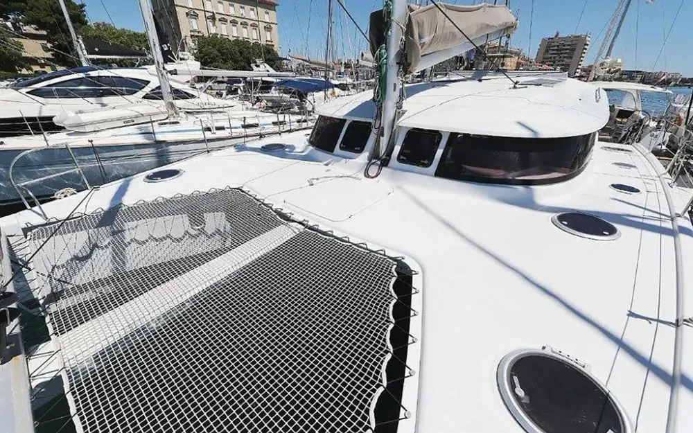 slider 18 Fountaine Pajot Lipari 41