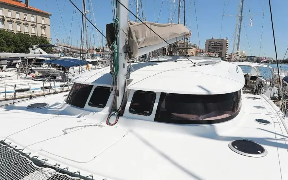 slider 19 Fountaine Pajot Lipari 41