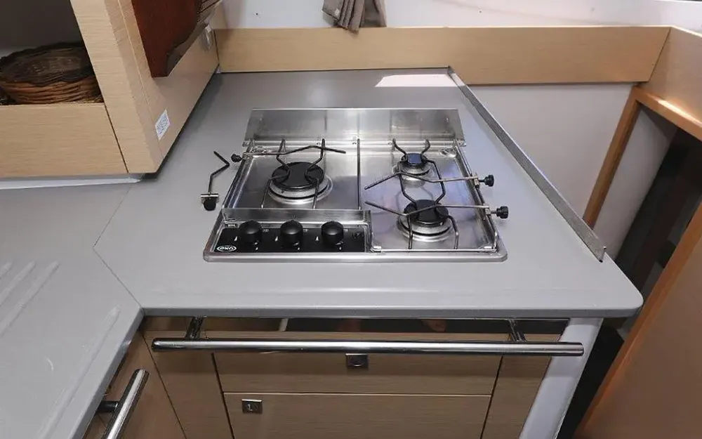 slider 32 Fountaine Pajot Lipari 41