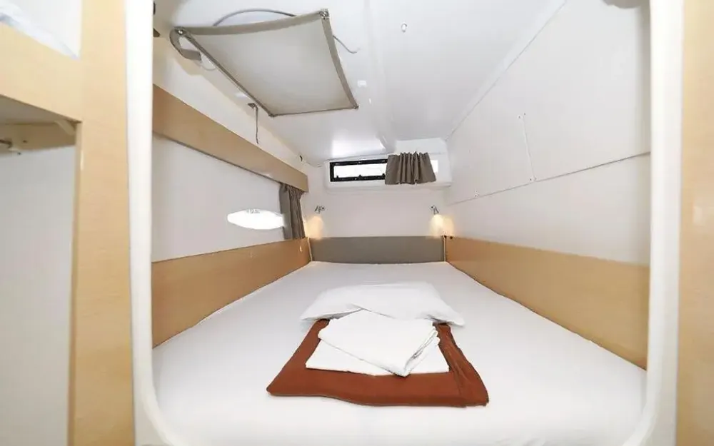 slider 45 Fountaine Pajot Lipari 41