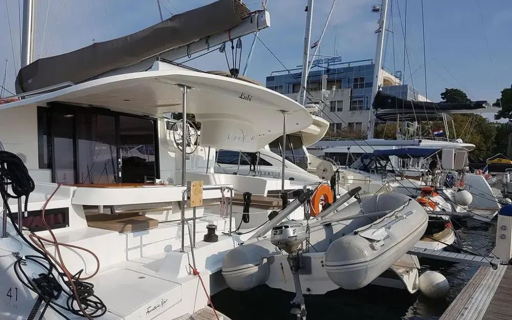 slider 6 Fountaine Pajot Lipari 41