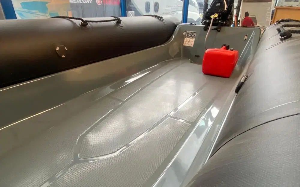 slider 5 Bombard Explorer 420