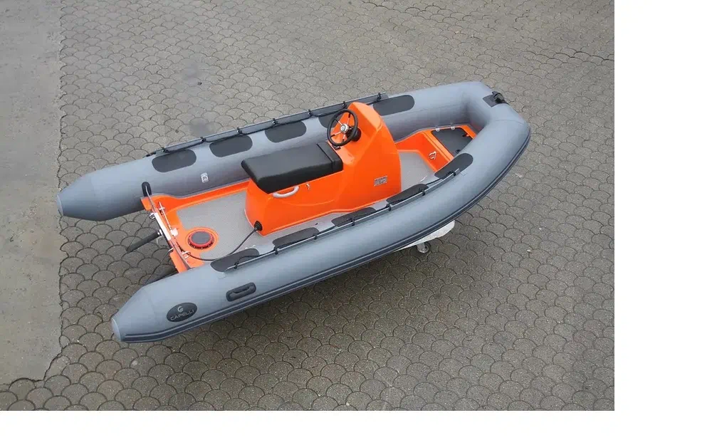 slider 1 Capelli Tempest 500