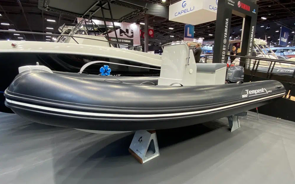 slider 0 Capelli Tempest 500