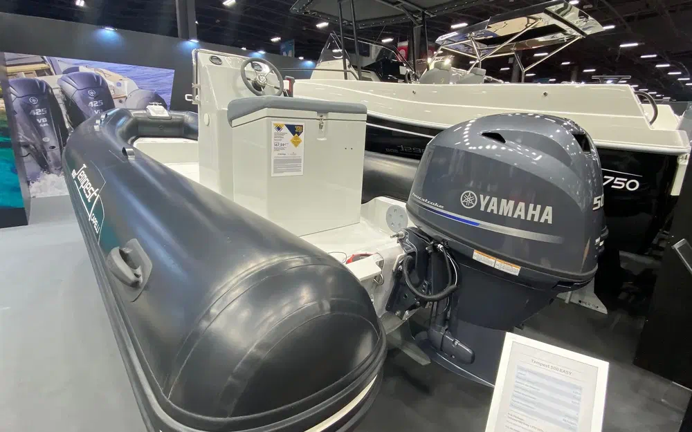 slider 2 Capelli Tempest 500