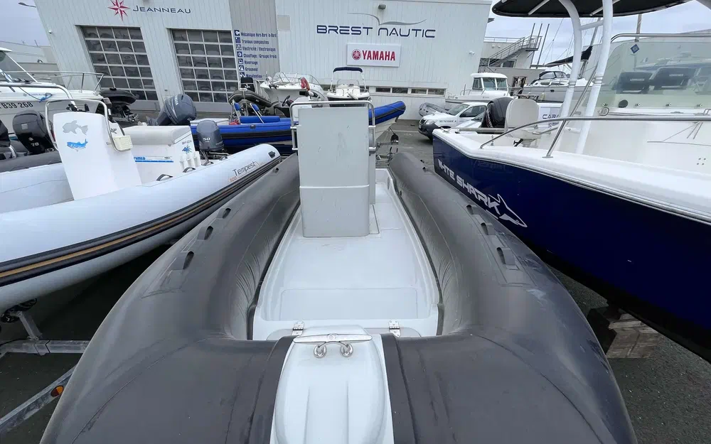 slider 6 Capelli Tempest 500