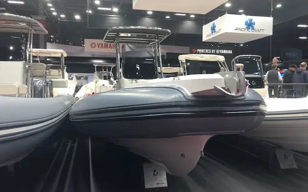 slider 9 Capelli Tempest 750