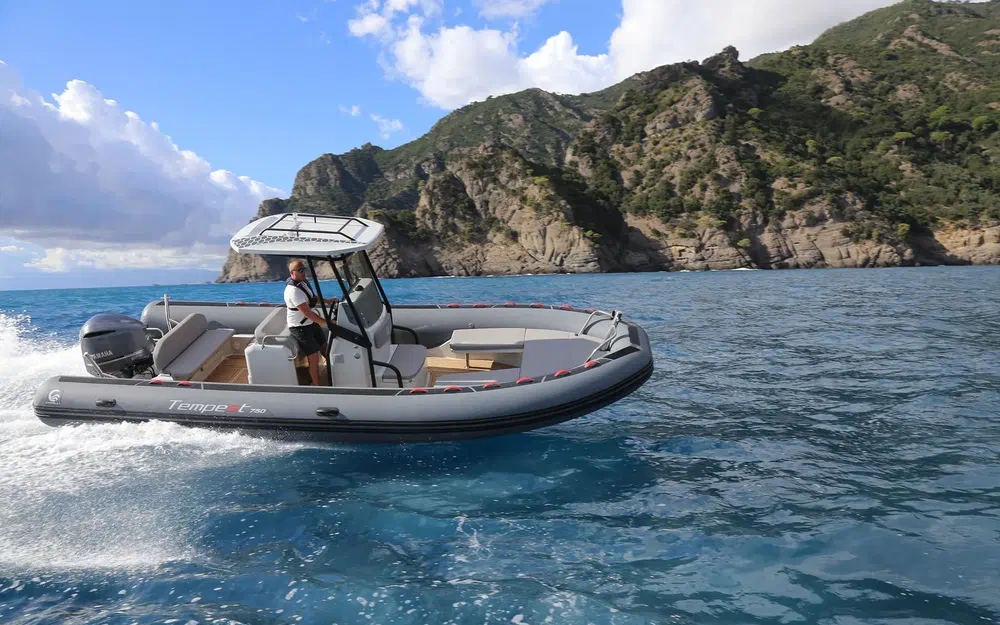 slider 1 Capelli Tempest 750