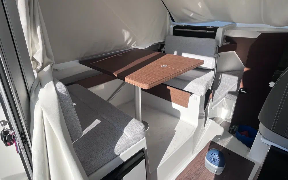 slider 3 Jeanneau Merry Fisher 795