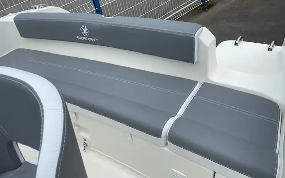 slider 13 Pacific Craft  625 Open