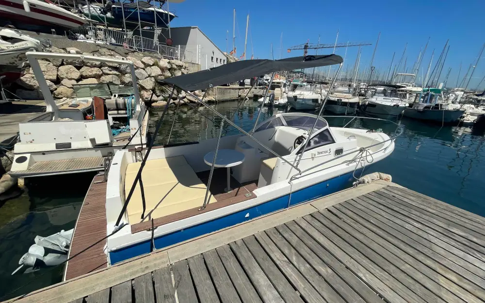 slider 17 Beneteau Ombrine 700