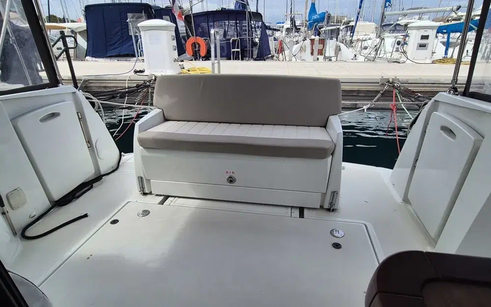 slider 14 Jeanneau NC 9