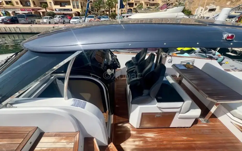 slider 9 Focus Yachts Forza 37