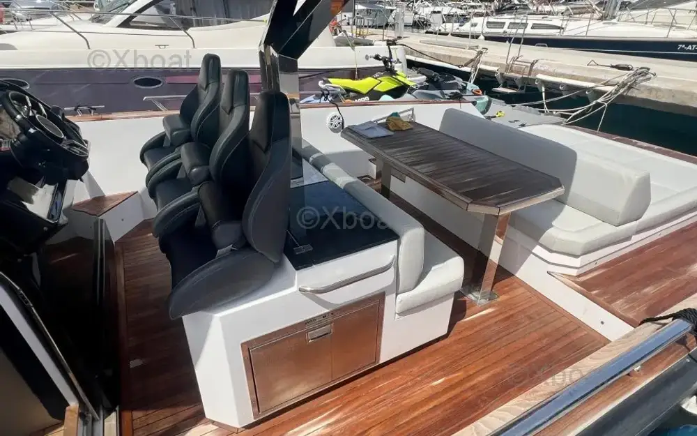 slider 10 Focus Yachts Forza 37