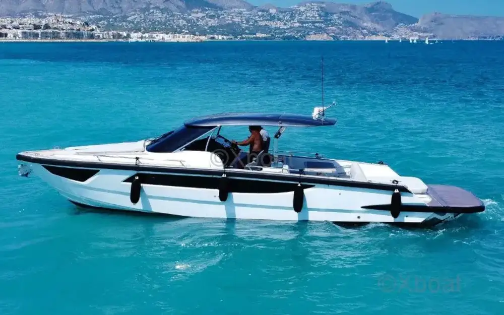 slider 2 Focus Yachts Forza 37