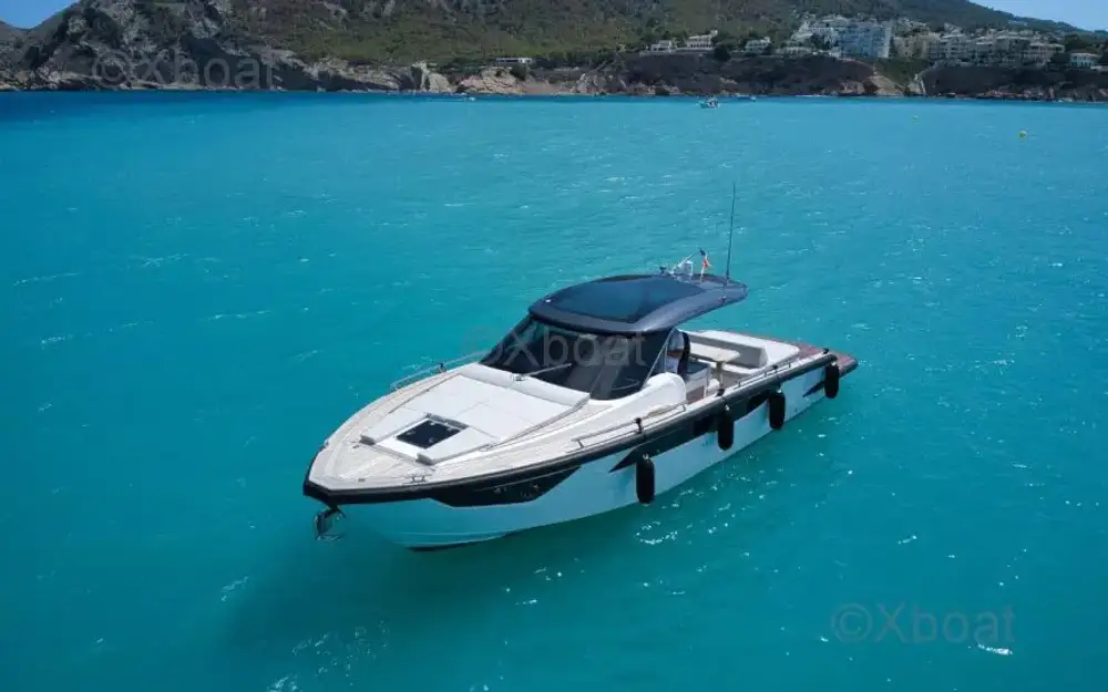 slider 6 Focus Yachts Forza 37