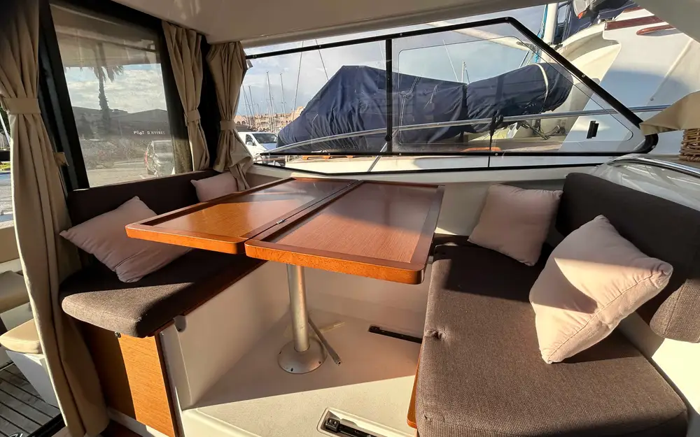 slider 2 Jeanneau Merry Fisher 855