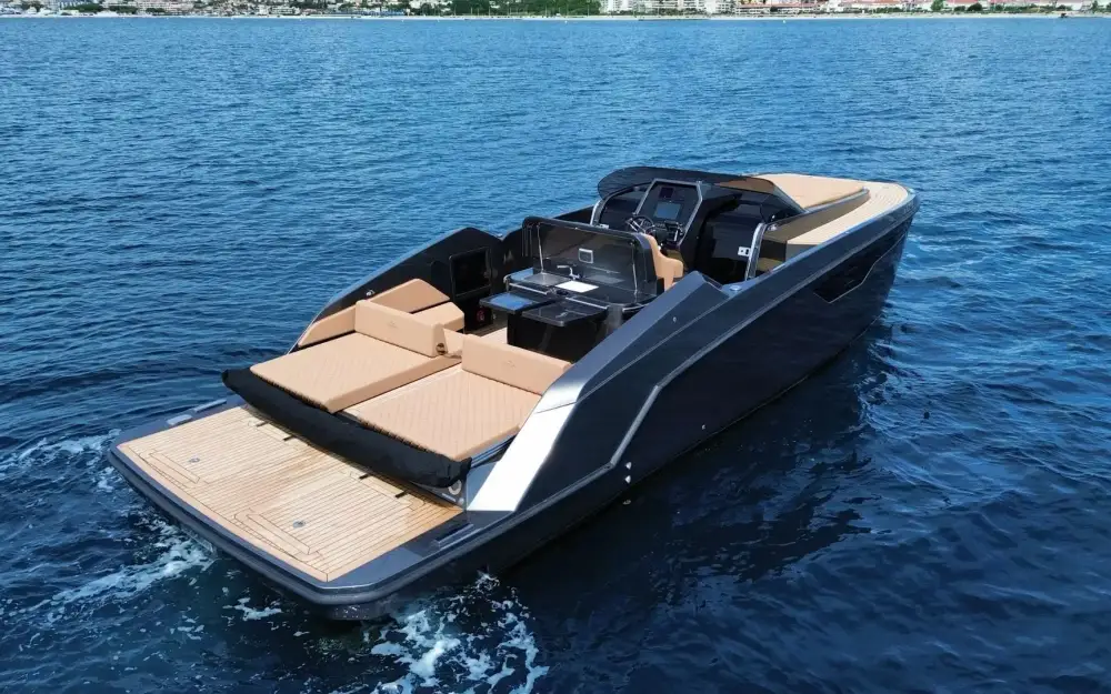 slider 7 Aurea Yachts  30 Cabin