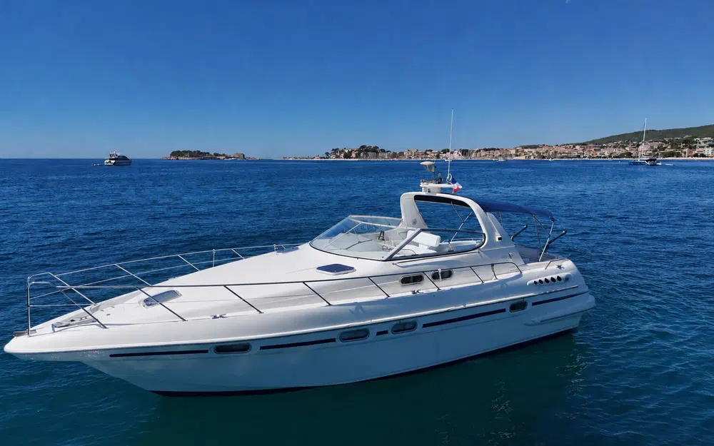slider 1 Sealine Ambassador 380