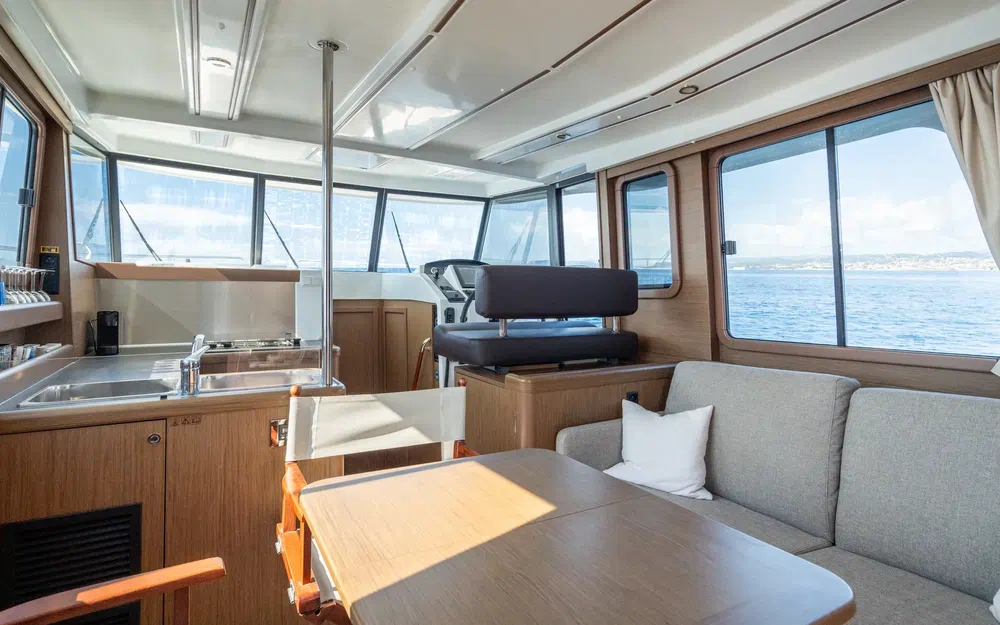 slider 17 Beneteau Swift Trawler 34 Fly