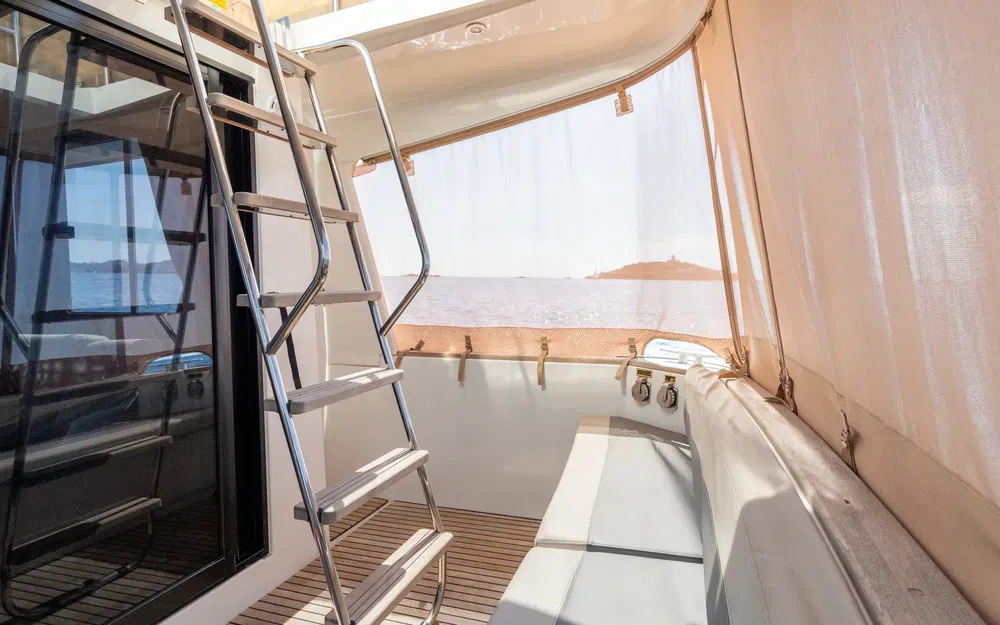 slider 12 Beneteau Swift Trawler 34 Fly