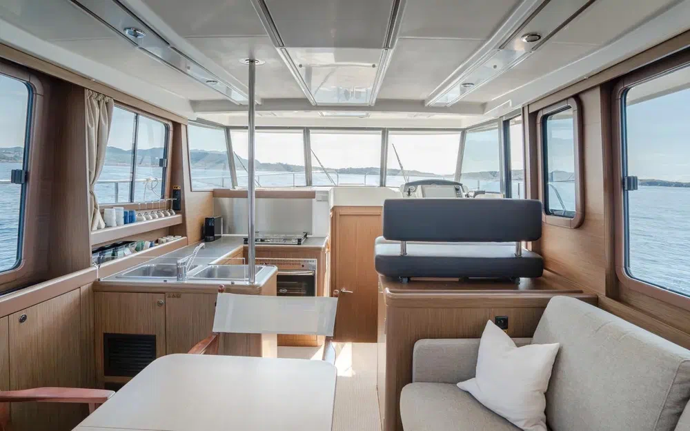 slider 16 Beneteau Swift Trawler 34 Fly